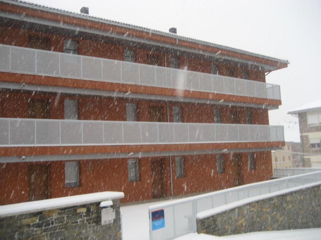 La Faiada Apartment El Pont de Suert Ruang foto