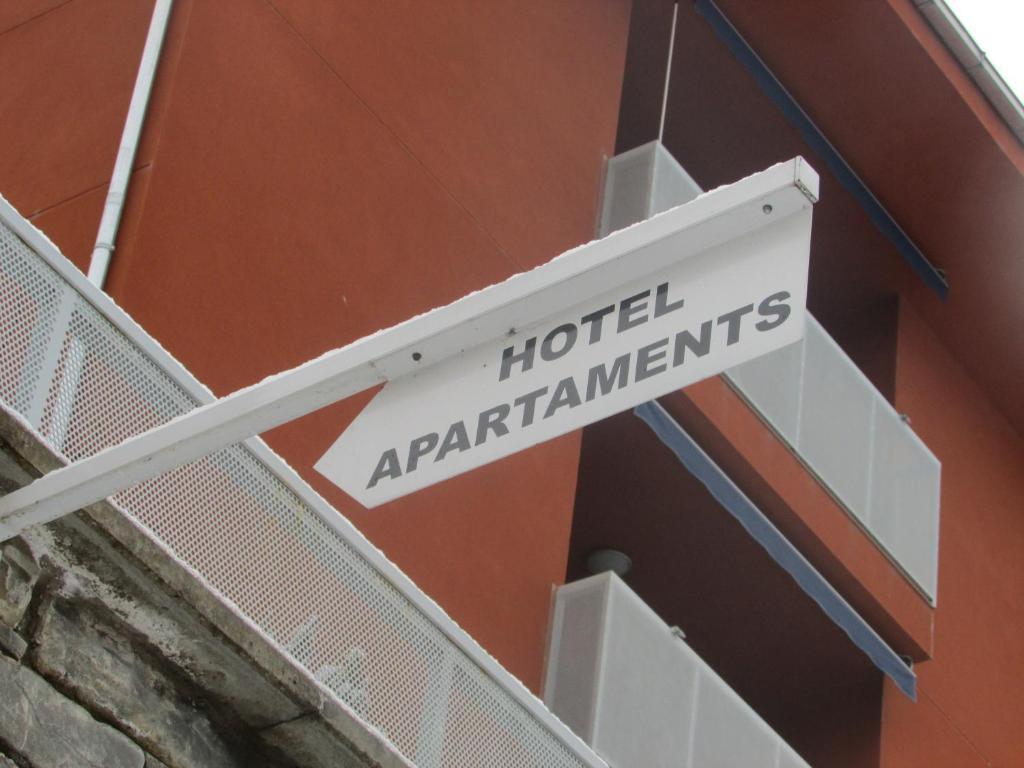La Faiada Apartment El Pont de Suert Ruang foto