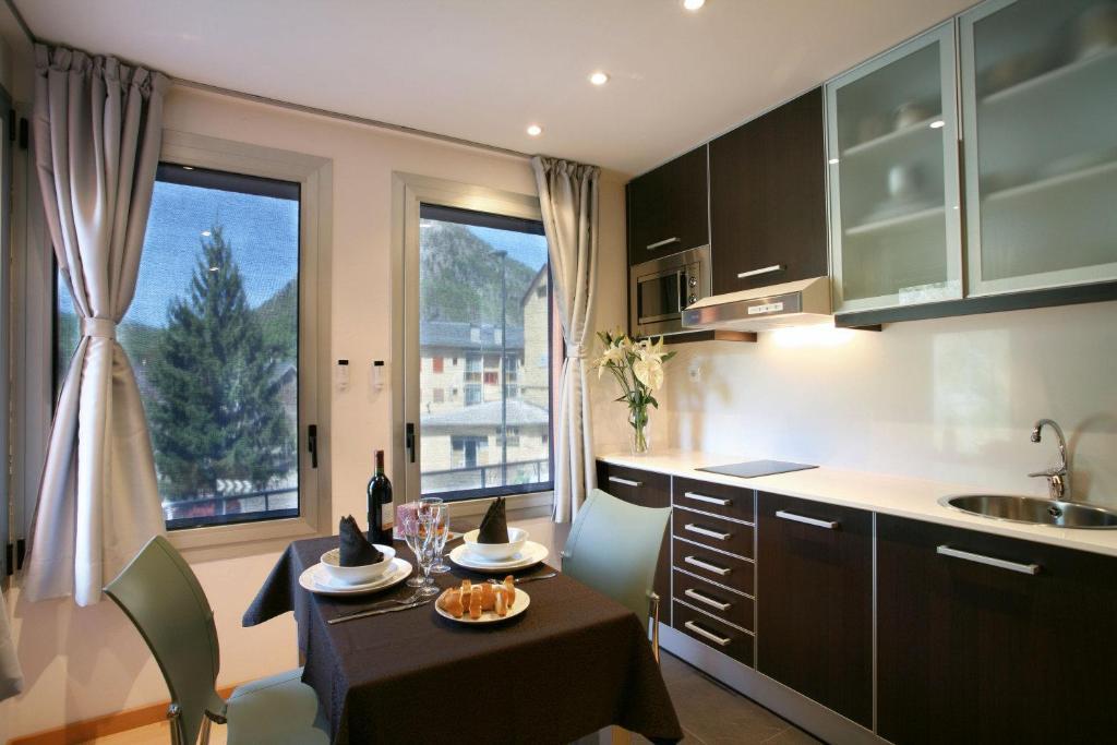 La Faiada Apartment El Pont de Suert Ruang foto