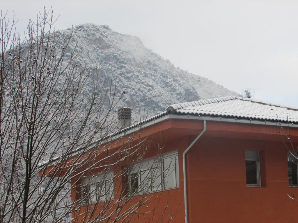 La Faiada Apartment El Pont de Suert Ruang foto